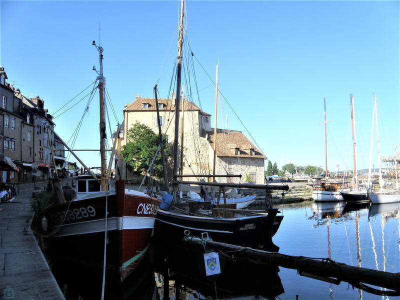 Appartement - 125 m² - 8 pièces