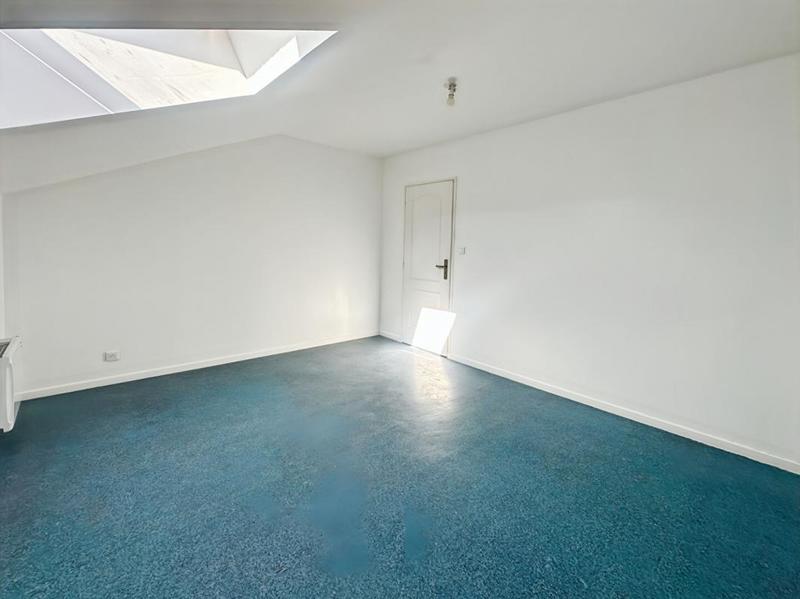 Maison - 250 m² - 10 pièces