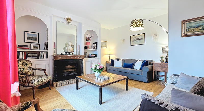 Maison - 284 m² - 8 pièces