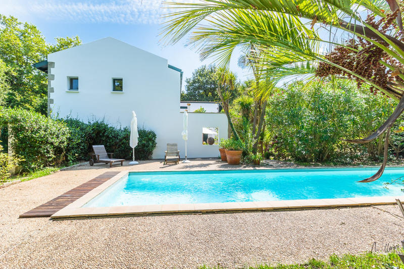 Maison - 209 m² - 6 pièces