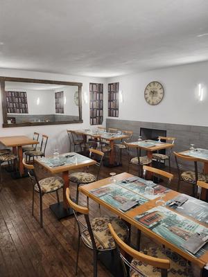 Maison - 584 m² - 32 pièces