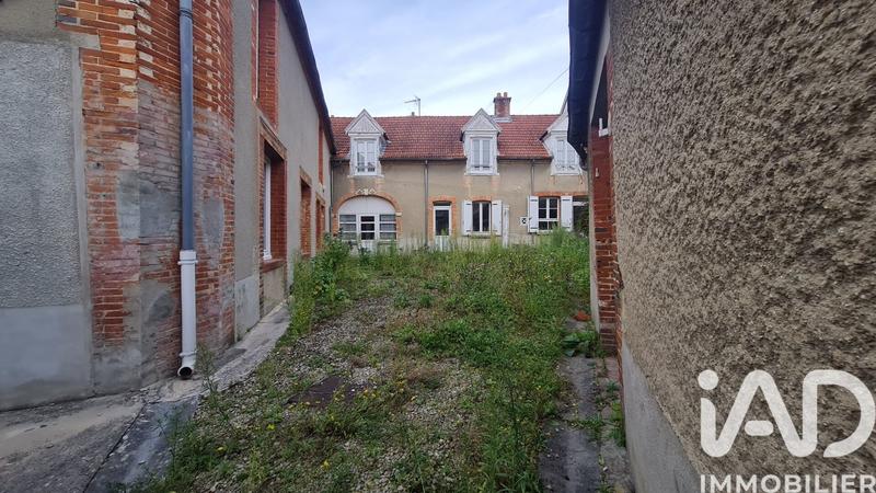 Maison - 225 m² - 10 pièces