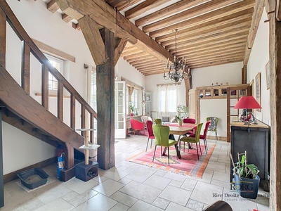 Maison - 214 m² - 8 pièces