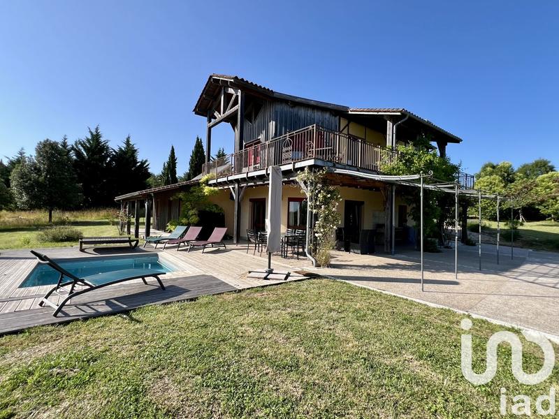 Maison - 215 m² - 7 pièces