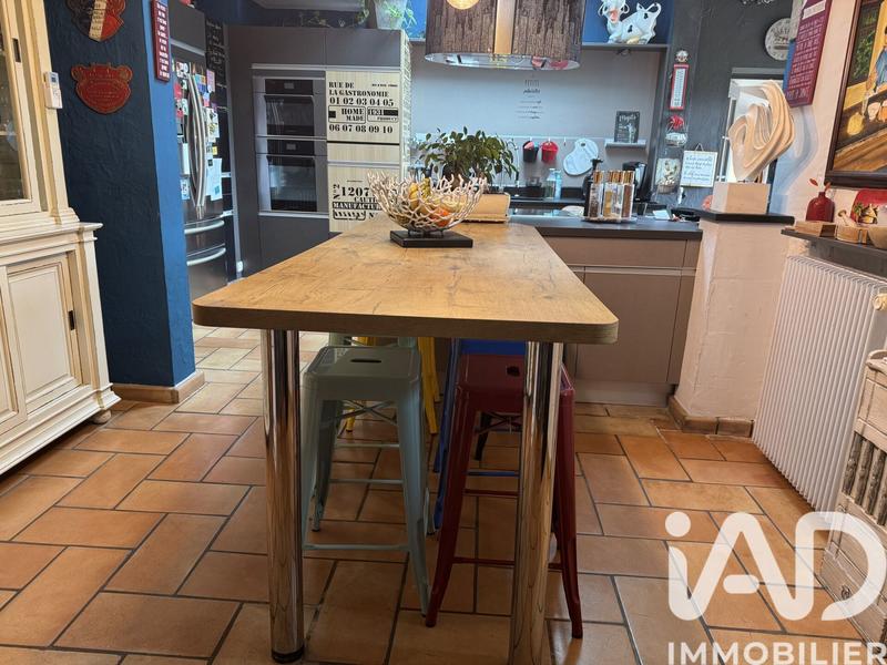 Maison - 210 m² - 7 pièces