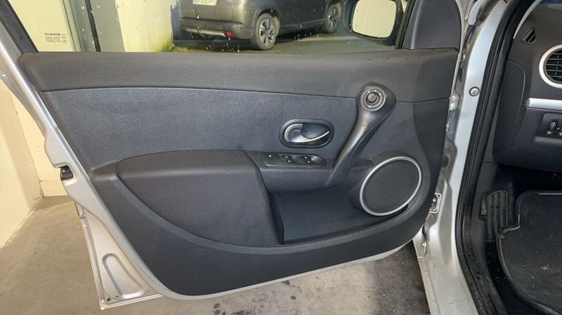 Renault Clio III 1.6 110 Bva Confort Dynamique