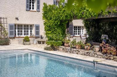 Maison - 179 m² - 7 pièces