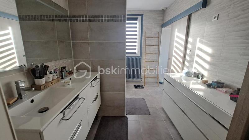 Maison - 105 m² - 6 pièces