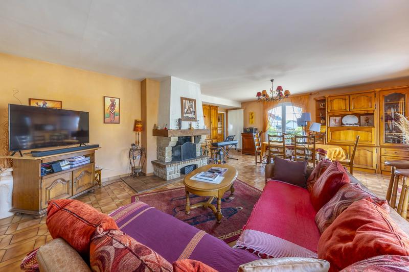 Maison - 190 m² - 11 pièces