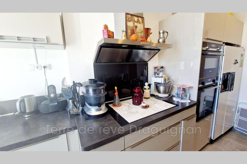 Appartement - 93 m² - 3 pièces