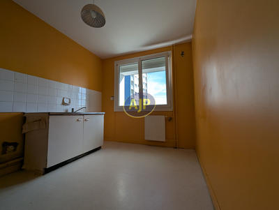 Appartement - 99 m² - 5 pièces