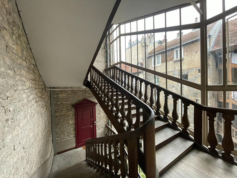 Appartement - 143 m² - 6 pièces