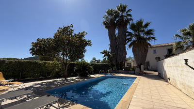 Maison - 140 m² - 5 pièces