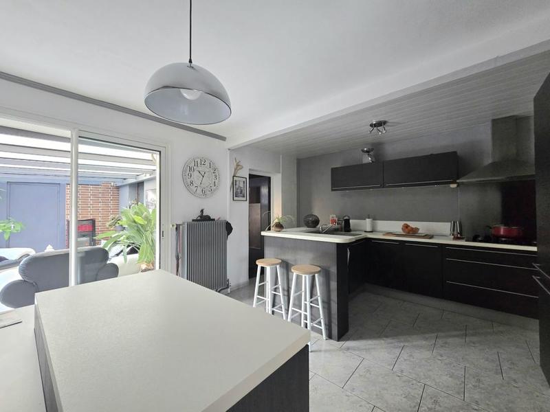 Maison - 170 m² - 8 pièces