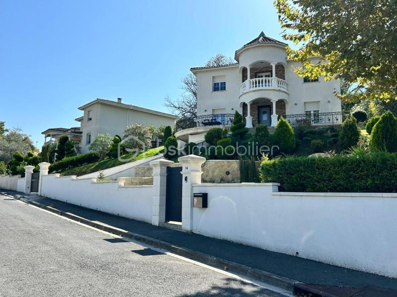 Maison - 164 m² - 6 pièces