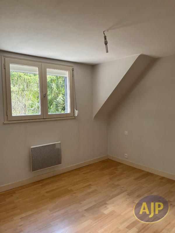 Maison - 96 m² - 5 pièces