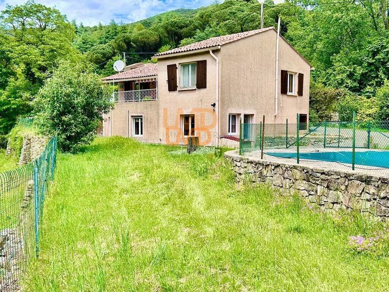 Maison - 146 m² - 6 pièces