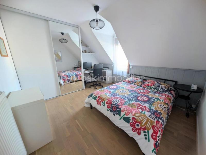 Maison - 95 m² - 5 pièces