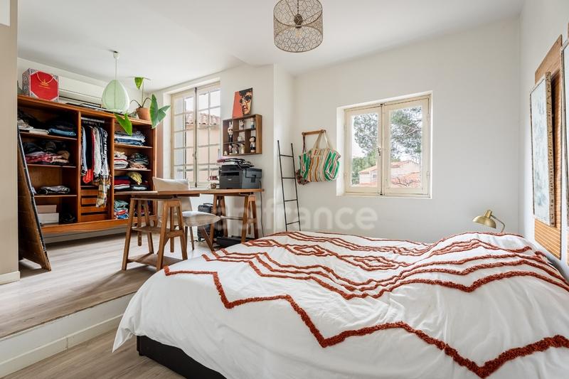 Maison - 225 m² - 7 pièces