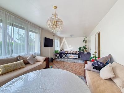 Maison - 147 m² - 9 pièces