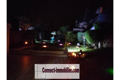 Maison - 185 m² - 9 pièces