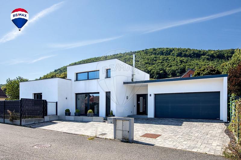 Maison - 138 m² - 5 pièces