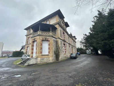 Appartement - 95 m² - 5 pièces