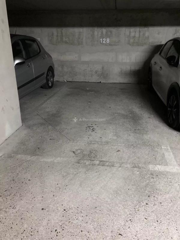 Parking / Garage - 12 m²