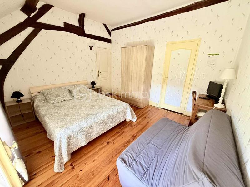 Maison - 256 m² - 9 pièces