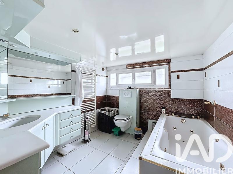 Maison - 145 m² - 5 pièces