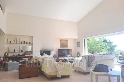 Maison - 217 m² - 5 pièces