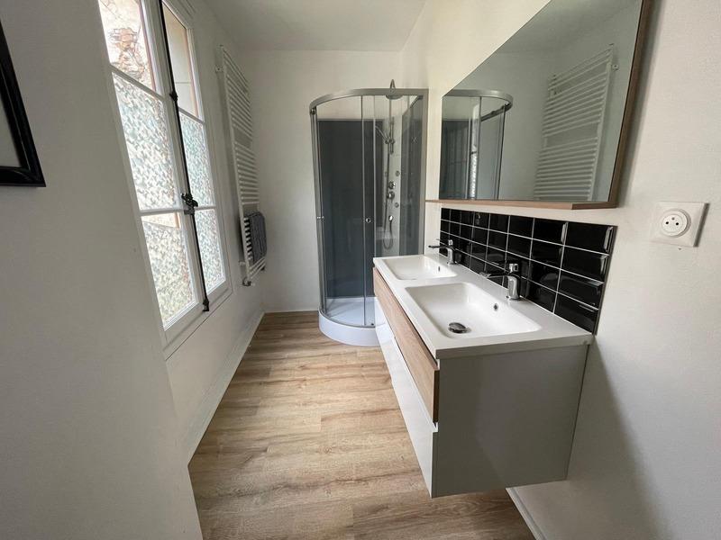 Maison - 262 m² - 9 pièces