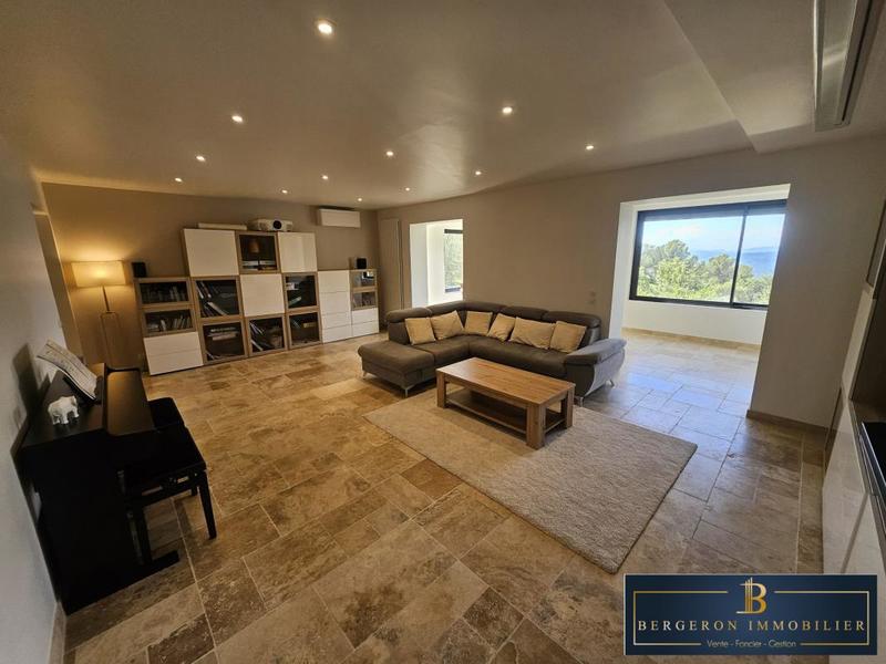 Maison - 185 m² - 5 pièces