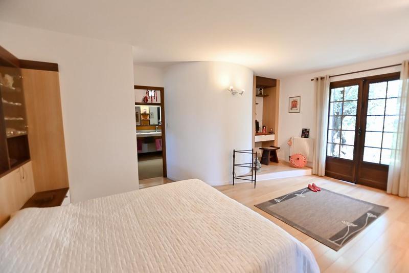 Villa - 265 m² - 5 pièces