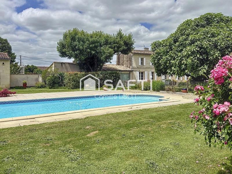 Maison - 225 m² - 8 pièces