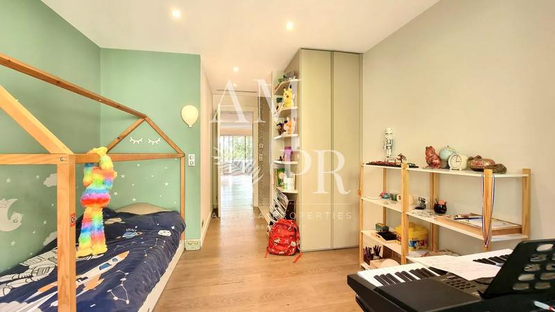 Appartement - 111 m² - 4 pièces