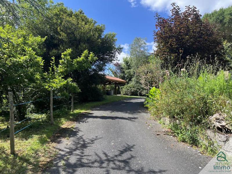 Maison - 270 m² - 8 pièces