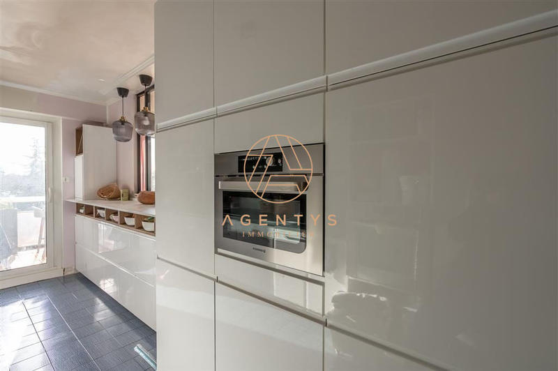 Appartement - 121 m² - 4 pièces