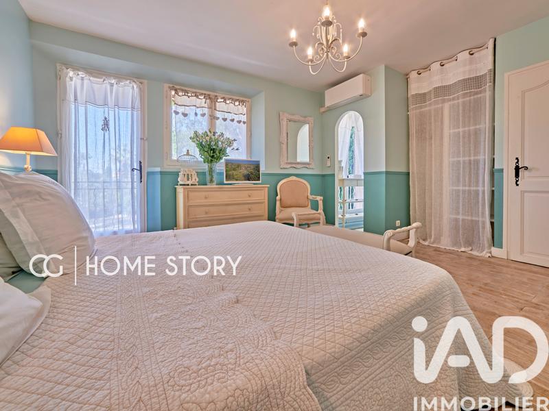 Maison - 427 m² - 11 pièces