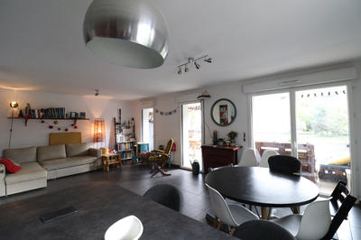 Appartement - 83 m² - 4 pièces