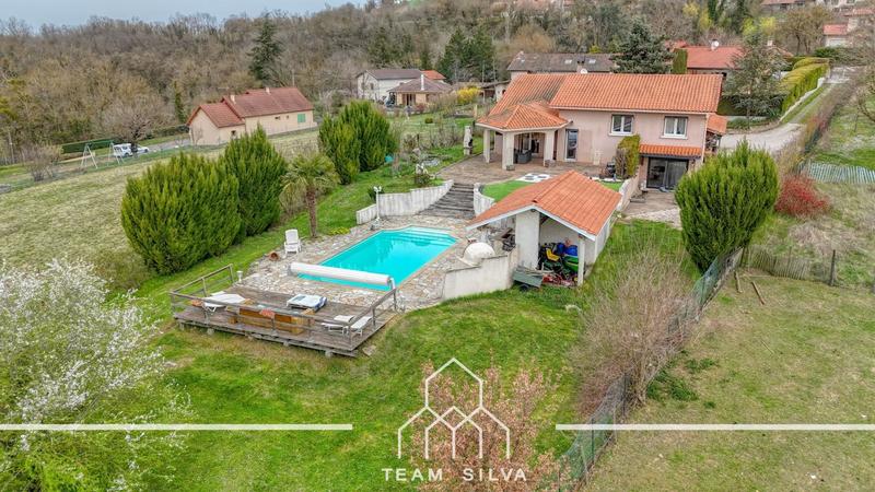 Maison - 200 m² - 5 pièces