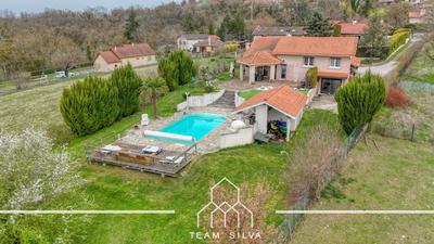 Maison - 200 m² - 5 pièces