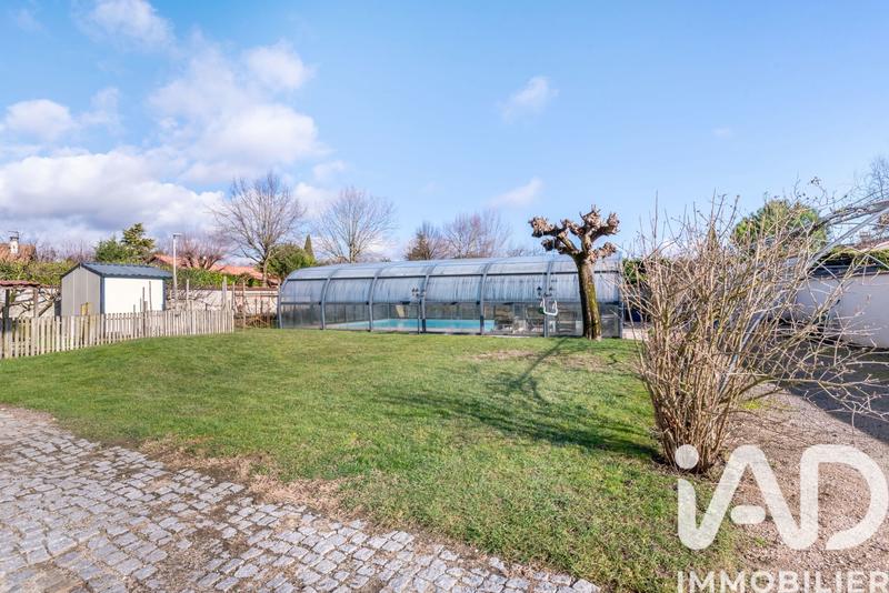 Maison - 329 m² - 16 pièces