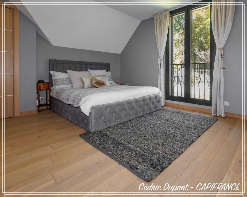 Maison - 285 m² - 8 pièces