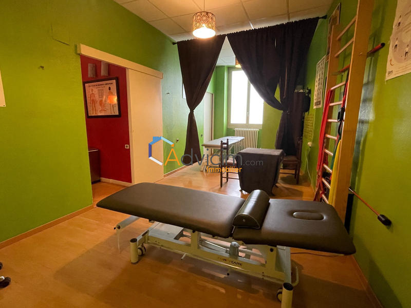 Bureau - 93 m² - 5 pièces