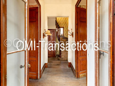 Maison - 230 m² - 11 pièces