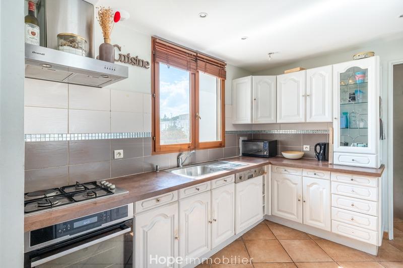 Appartement ancien - 81 m² - 4 pièces