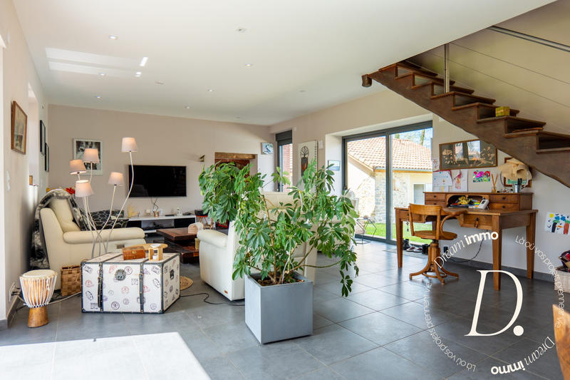 Maison - 350 m² - 7 pièces