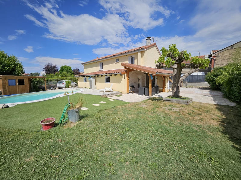 Maison - 140 m² - 6 pièces