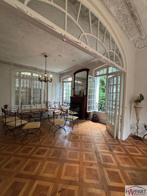 Maison - 260 m² - 9 pièces